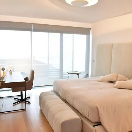 Apartment 3-bedroom With Ocean View And Parking