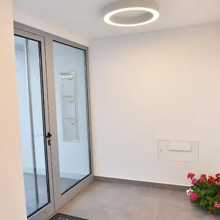 3-bedroom With Ocean View And Parking Funchal (Madeira)