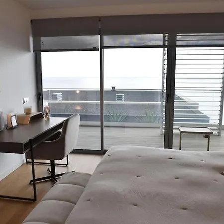 3-bedroom With Ocean View And Parking Apartment