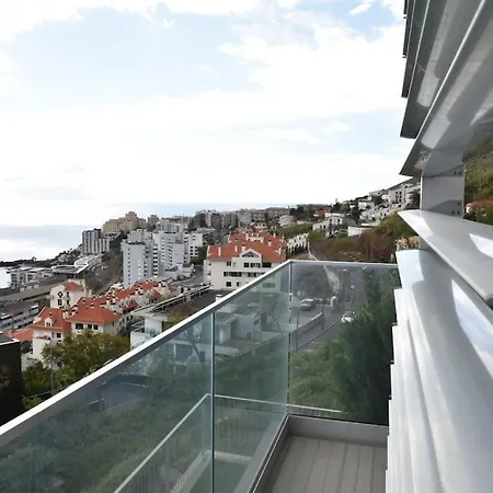 3-bedroom With Ocean View And Parking * Funchal (Madeira)