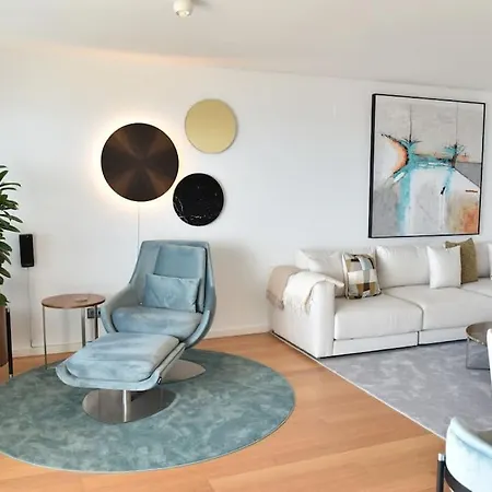 Apartment 3-bedroom With Ocean View And Parking *