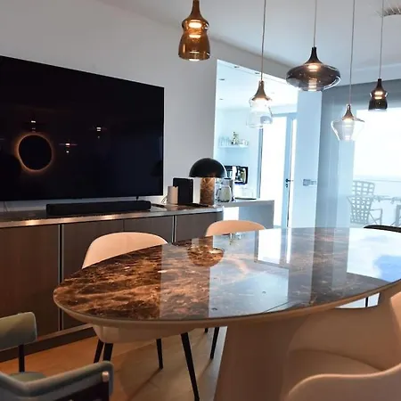 3-bedroom With Ocean View And Parking Apartment