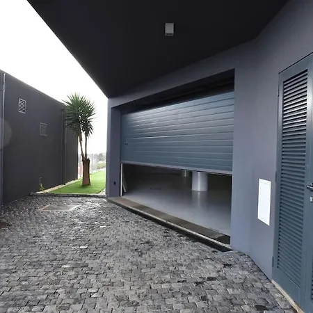 3-bedroom With Ocean View And Parking Funchal (Madeira)