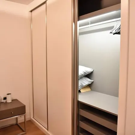 3-bedroom With Ocean View And Parking Apartment Funchal (Madeira)