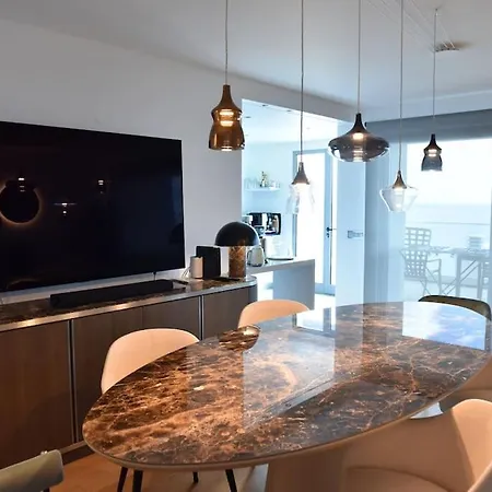 3-bedroom With Ocean View And Parking Funchal (Madeira)
