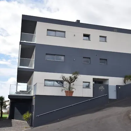 3-bedroom With Ocean View And Parking Apartment