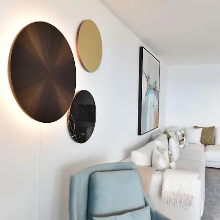 3-bedroom With Ocean View And Parking Apartment *
