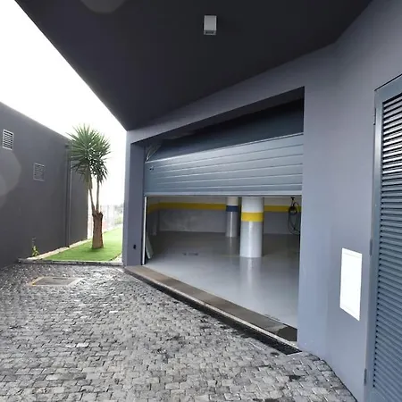 3-bedroom With Ocean View And Parking Apartment *