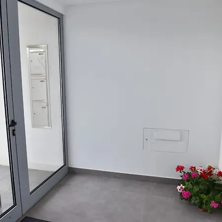 Apartment 3-bedroom With Ocean View And Parking Funchal (Madeira)